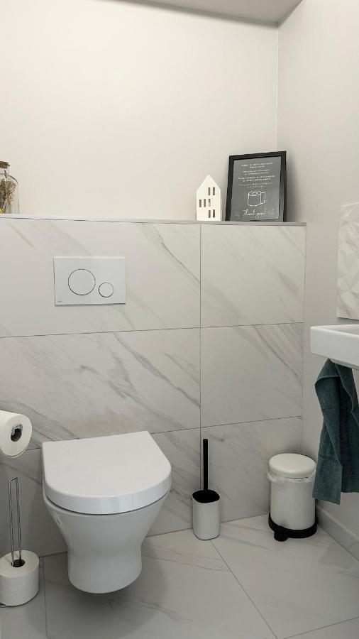 Linden Apartman 104 - Adults Only Mosonmagyaróvár Eksteriør bilde